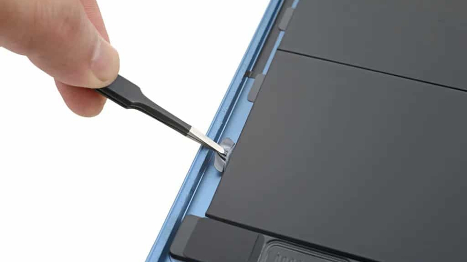 Cải tiến nhỏ này có thể giúp iPad Air 5 sửa chữa dễ dàng hơn