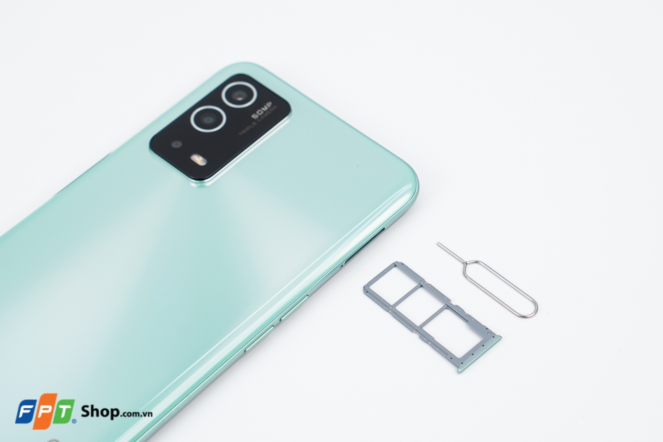 Trên tay OPPO A55 màu xanh mint mới: Trẻ trung, năng động dành cho Gen Z