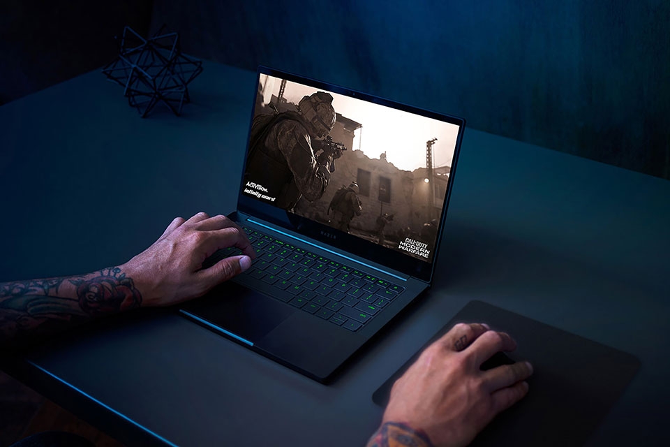 Bạn hoàn toàn có thể nghĩ tới việc chơi game trên Ultrabook