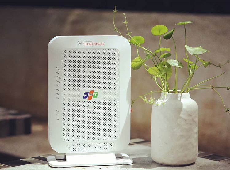 Vì sao điện thoại bắt được WiFi nhưng laptop thì không?