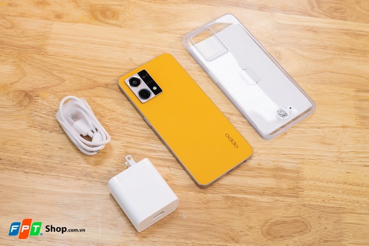 Trên tay OPPO Reno7 tại VN: Thiết kế nổi bật, 3 camera 64MP, cấu hình ổn, giá 8.99 triệu đồng