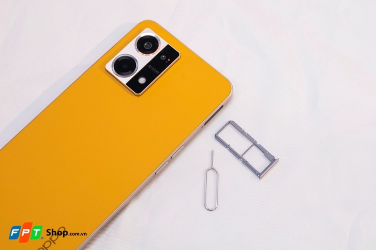 Trên tay OPPO Reno7 tại VN: Thiết kế nổi bật, 3 camera 64MP, cấu hình ổn, giá 8.99 triệu đồng