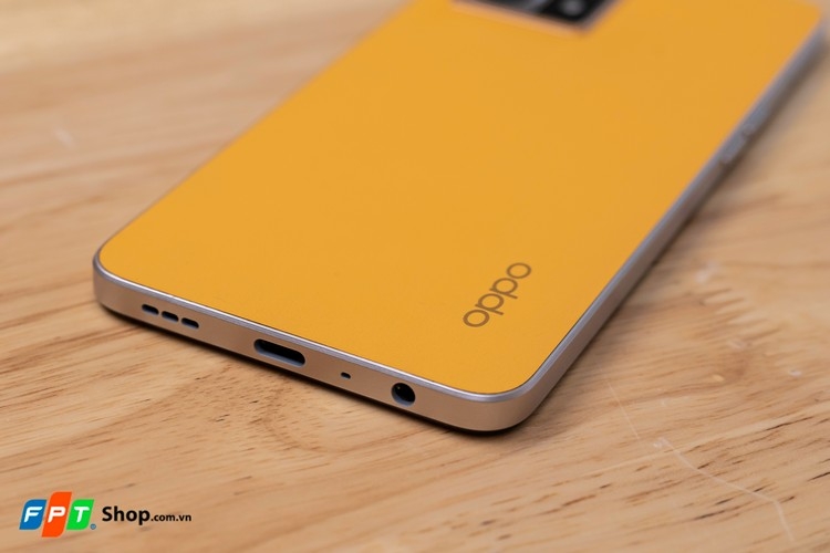 Trên tay OPPO Reno7 tại VN: Thiết kế nổi bật, 3 camera 64MP, cấu hình ổn, giá 8.99 triệu đồng