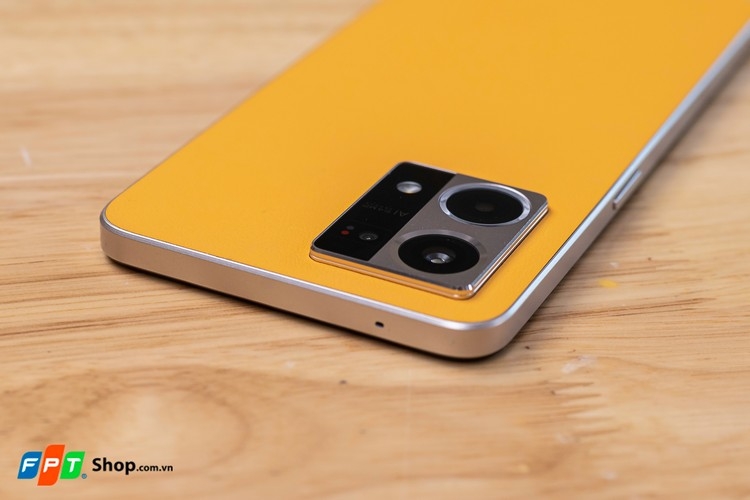 Trên tay OPPO Reno7 tại VN: Thiết kế nổi bật, 3 camera 64MP, cấu hình ổn, giá 8.99 triệu đồng