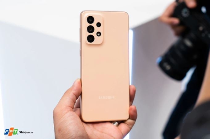 Khoác lên sắc cam đào, Samsung Galaxy A 2022 cuốn hút mọi ánh nhìn 1