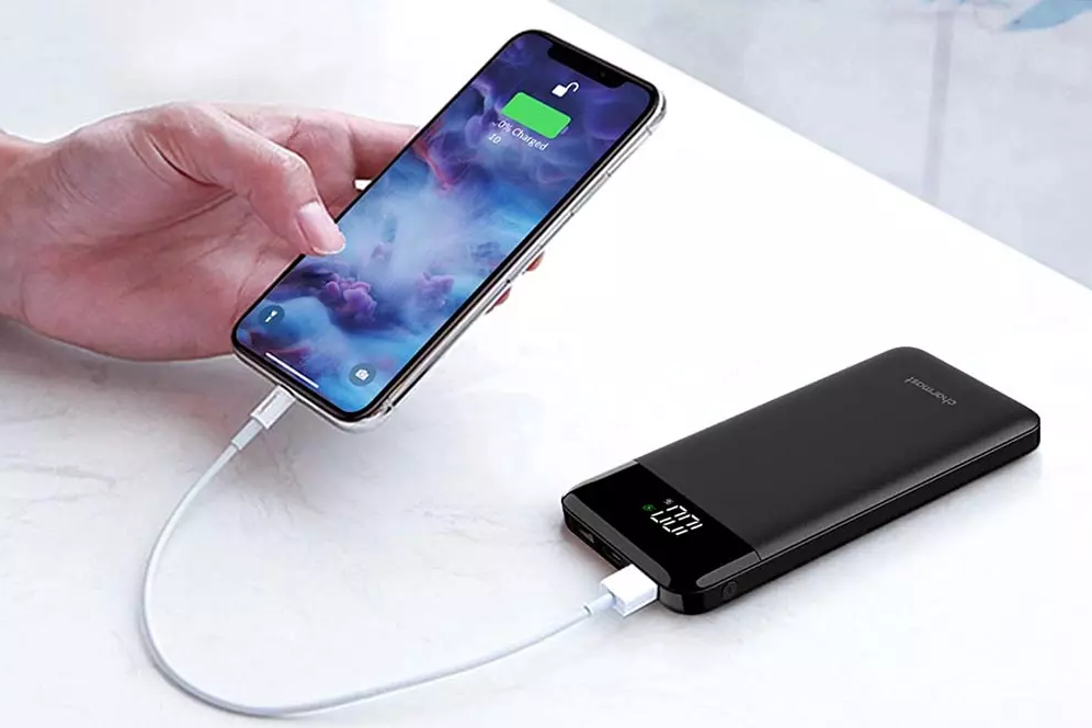 Vừa sạc vừa chơi bằng sạc dự phòng có sao không 3