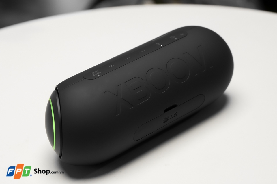 Tìm loa bluetooth cho mùa du lịch tới? Đừng bỏ qua LG Xboom Go PL5 9