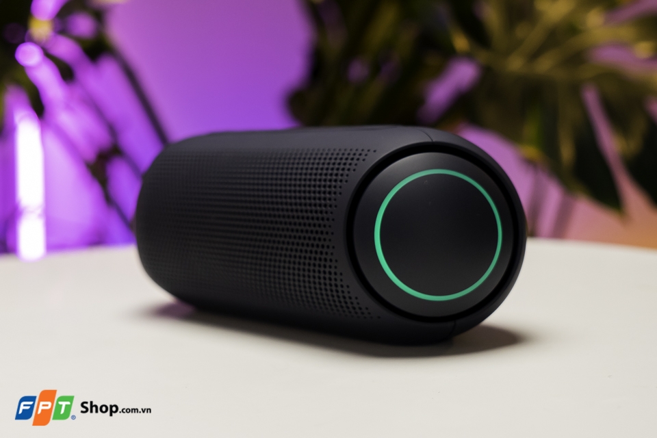 Tìm loa bluetooth cho mùa du lịch tới? Đừng bỏ qua LG Xboom Go PL5 1