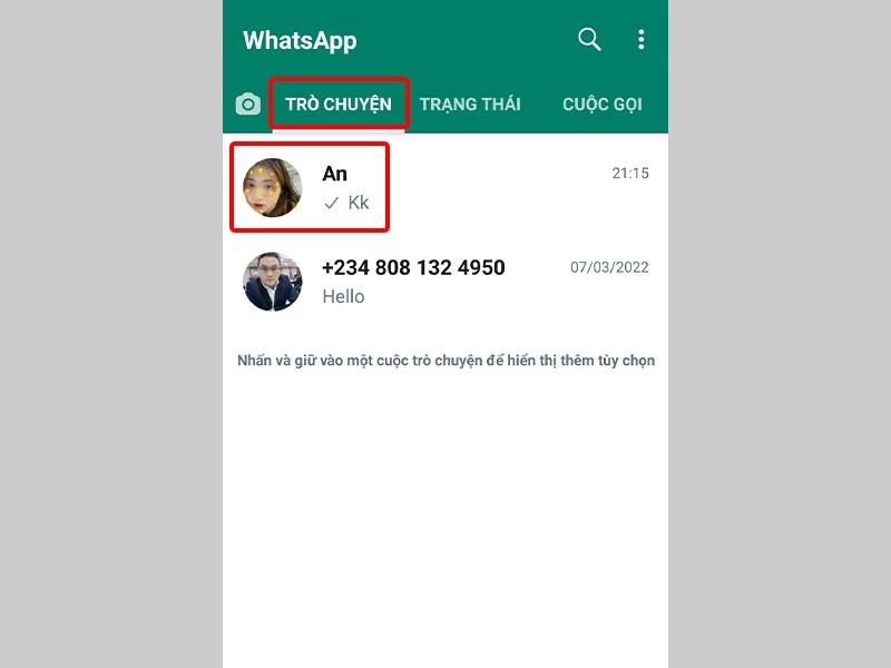 Nhấn vào Trò chuyện và chọn Liên hệ muốn chặn