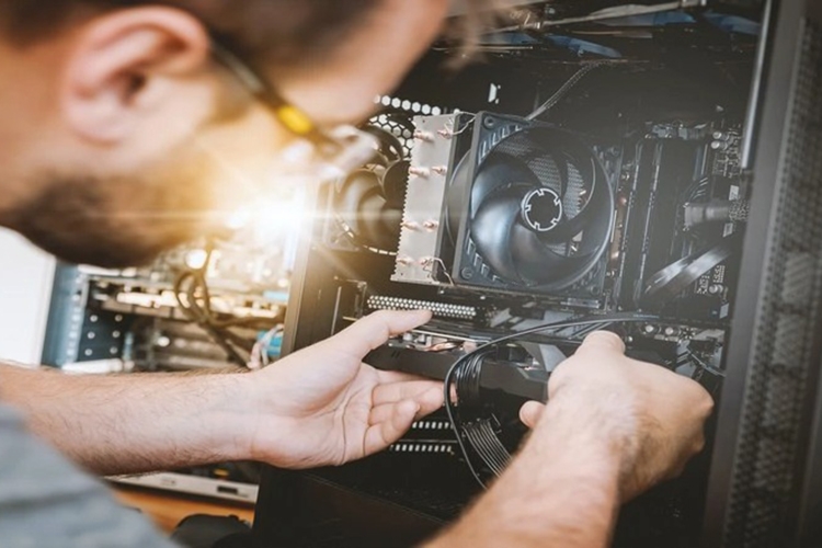 Hướng dẫn tháo RAM máy tính (ảnh 1) Hướng dẫn tháo lắp RAM máy tính một cách nhanh chóng và an toàn