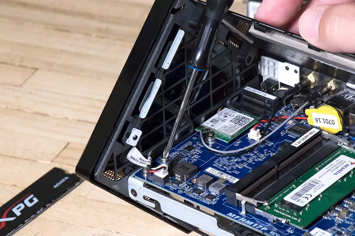 Cách lắp SSD M.2 cho PC (ảnh 3)
