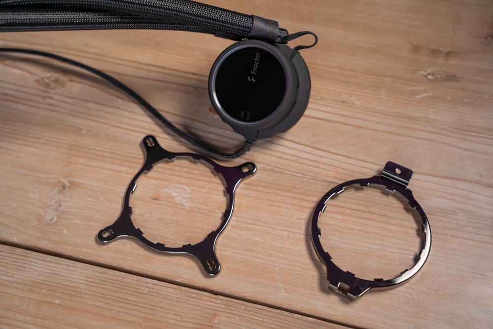 Cách lắp tản nhiệt nước PC (ảnh 10)