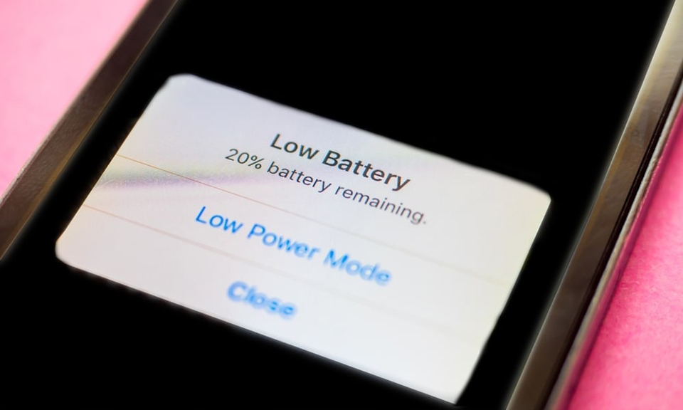 2 tính năng iPhone bạn có thể sử dụng ngay cả khi điện thoại tắt và hết pin (ảnh 1)