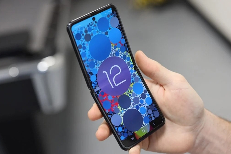 Samsung Galaxy Z Flip4 có thể sở hữu bản lề mỏng hơn và màn hình ít “nhăn” hơn Samsung Galaxy Z Flip4 có thể sở hữu bản lề mỏng hơn và màn hình ít “nhăn” hơn