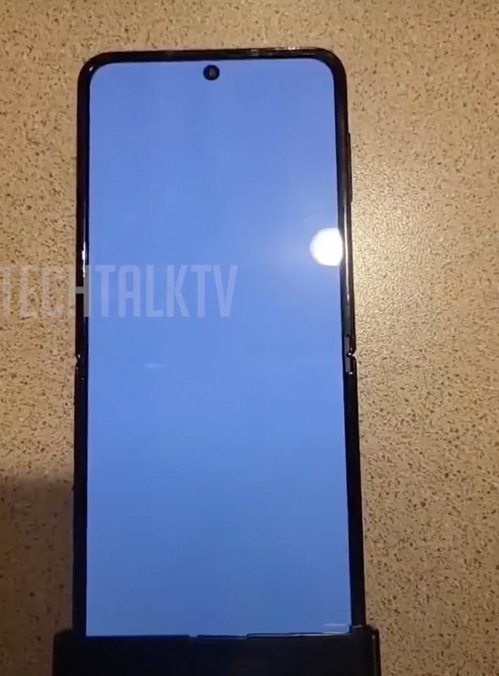 Ảnh thực tế Galaxy Z Flip4 (ảnh 1)