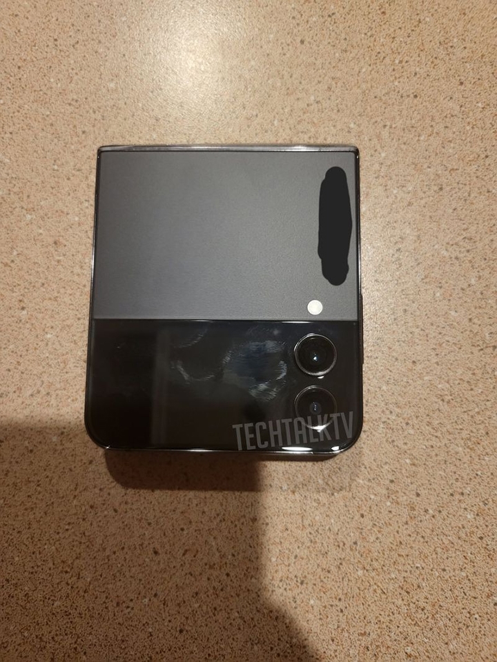 Ảnh thực tế Galaxy Z Flip4 (ảnh 2)