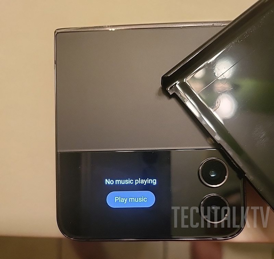 Ảnh thực tế Galaxy Z Flip4 (ảnh 3)