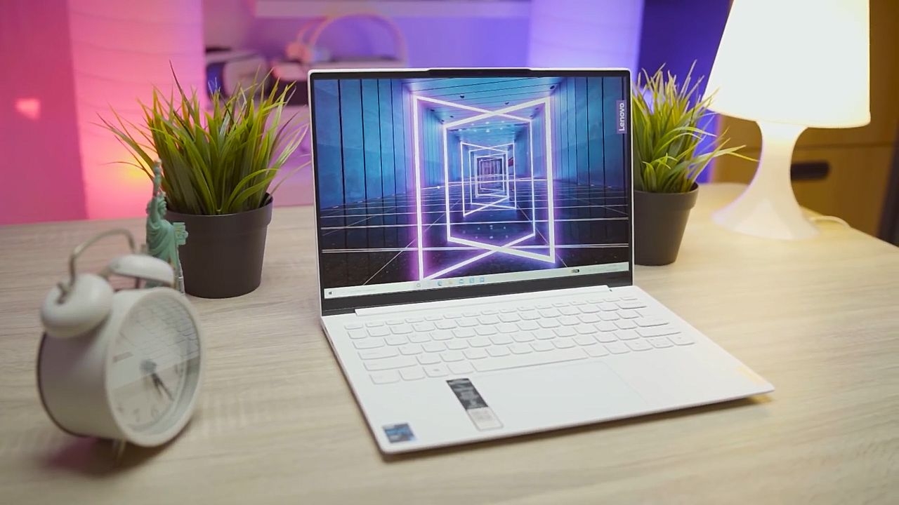 Laptop nhỏ gọn cho nữ - Lenovo Slim Yoga