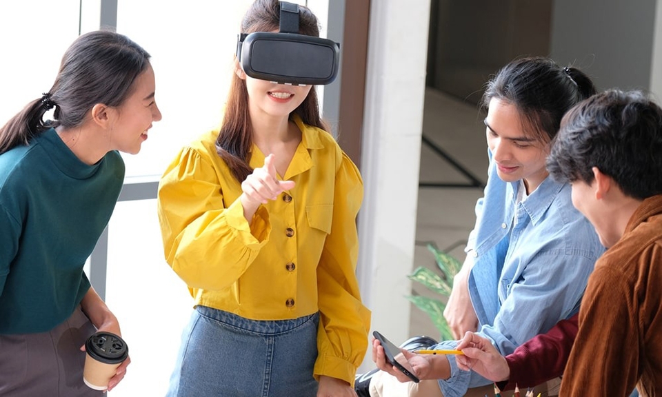 Kính thực tế ảo hỗn hợp AR/VR