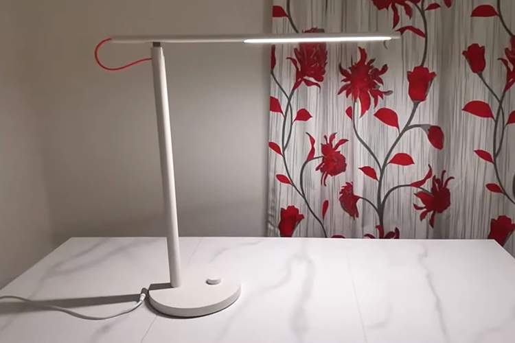 Trên tay và đánh giá nhanh đèn bàn Xiaomi Mi LED 1S 3