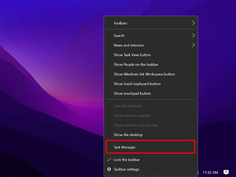 Chuột phải vào thanh Taskbar và chọn Task Manager