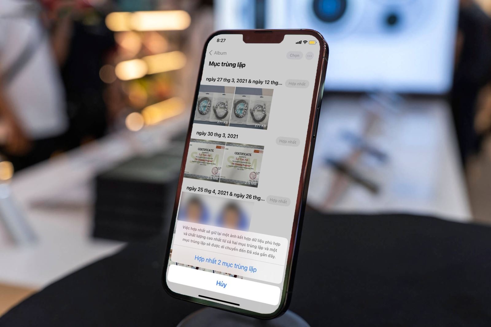 Cách xóa ảnh và video trùng lặp trên iPhone - Ảnh 1