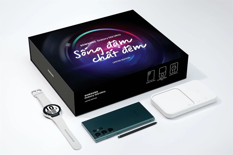 Mở hộp Bộ sưu tập giới hạn Samsung Galaxy S22 Ultra: Quà tặng công nghệ ấn tượng trong mùa hè 2022