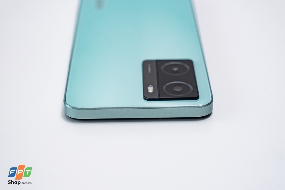 Trên tay OPPO A57: Sạc nhanh 33W vượt trội, thiết kế thời thượng, giá chỉ 4.49 triệu đồng