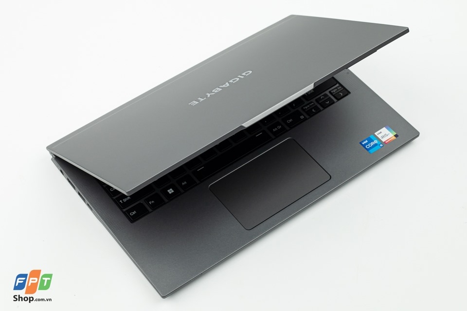 Đánh giá Gigabyte U4 UD: Laptop 14 inch siêu nhẹ chưa tới 1kg!
