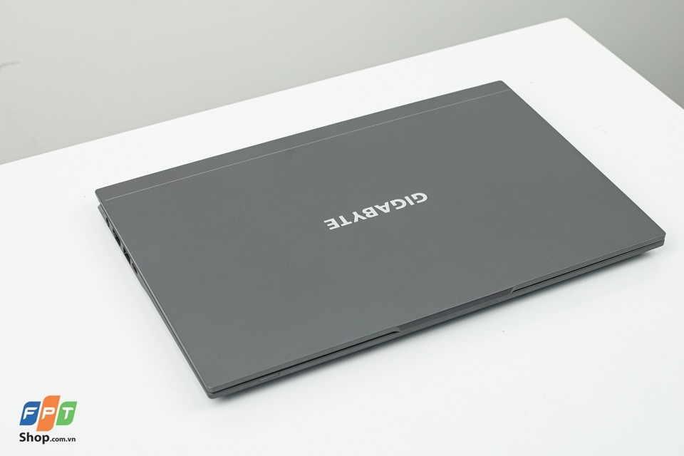 Đánh giá Gigabyte U4 UD: Laptop 14 inch siêu nhẹ chưa tới 1kg!