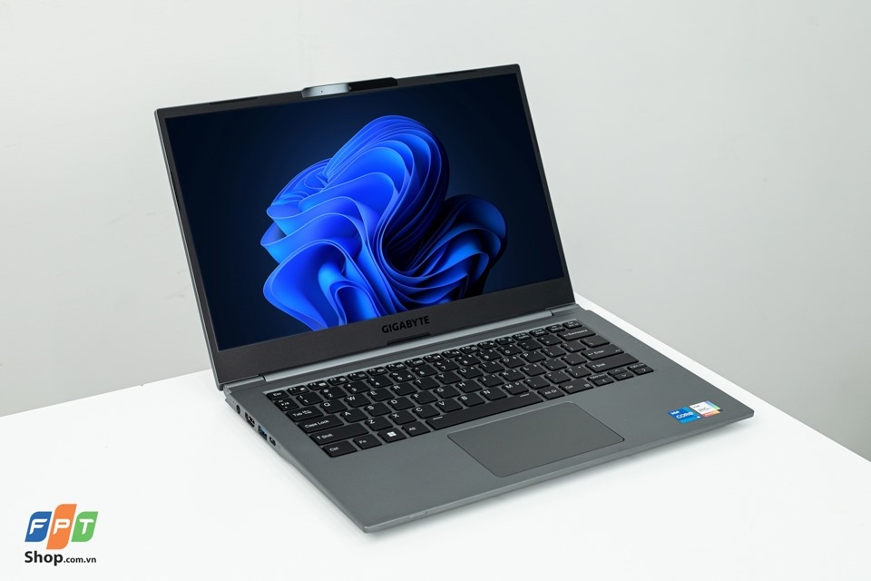 Đánh giá Gigabyte U4 UD: Laptop 14 inch siêu nhẹ chưa tới 1kg!