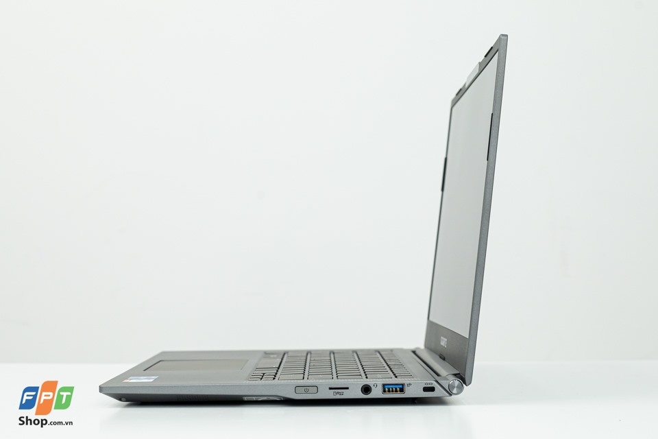 Đánh giá Gigabyte U4 UD: Laptop 14 inch siêu nhẹ chưa tới 1kg!