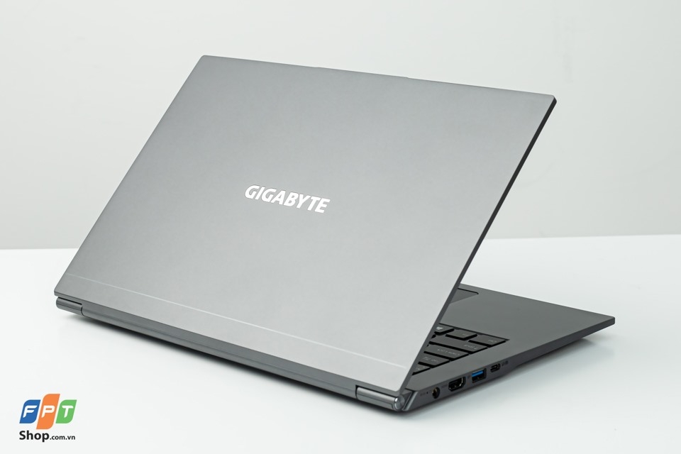 Đánh giá Gigabyte U4 UD: Laptop 14 inch siêu nhẹ chưa tới 1kg!