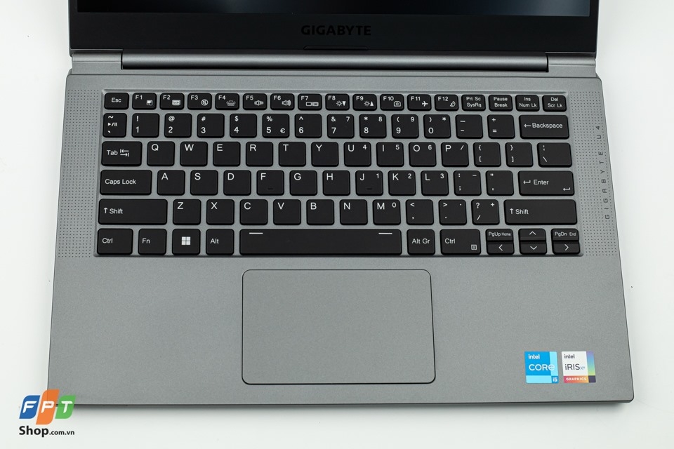 Đánh giá Gigabyte U4 UD: Laptop 14 inch siêu nhẹ chưa tới 1kg!