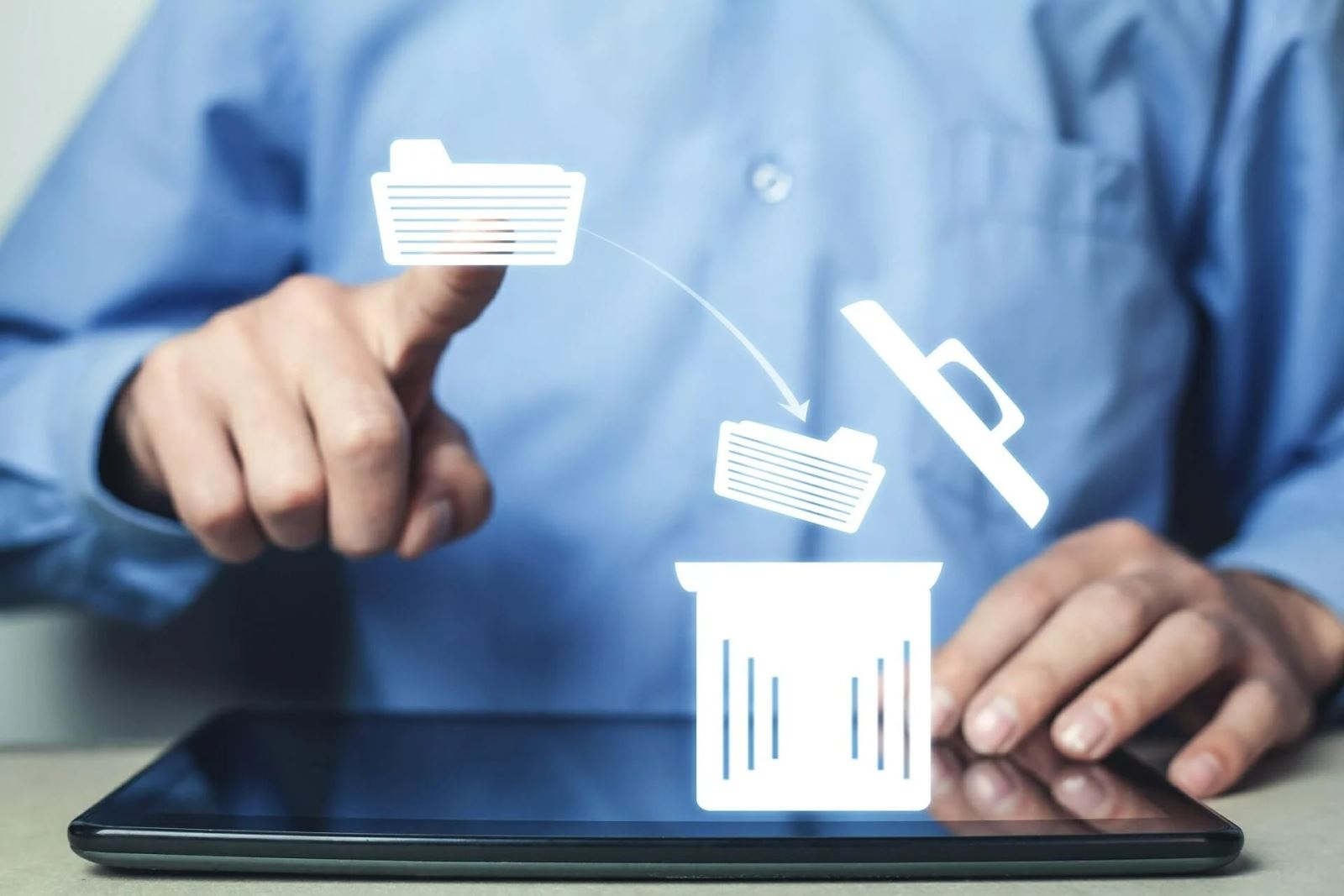 Cách xóa file và thư mục cứng đầu trên Windows 10 và 11