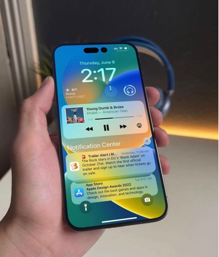 iPhone 14 màn hình viên thuốc 1