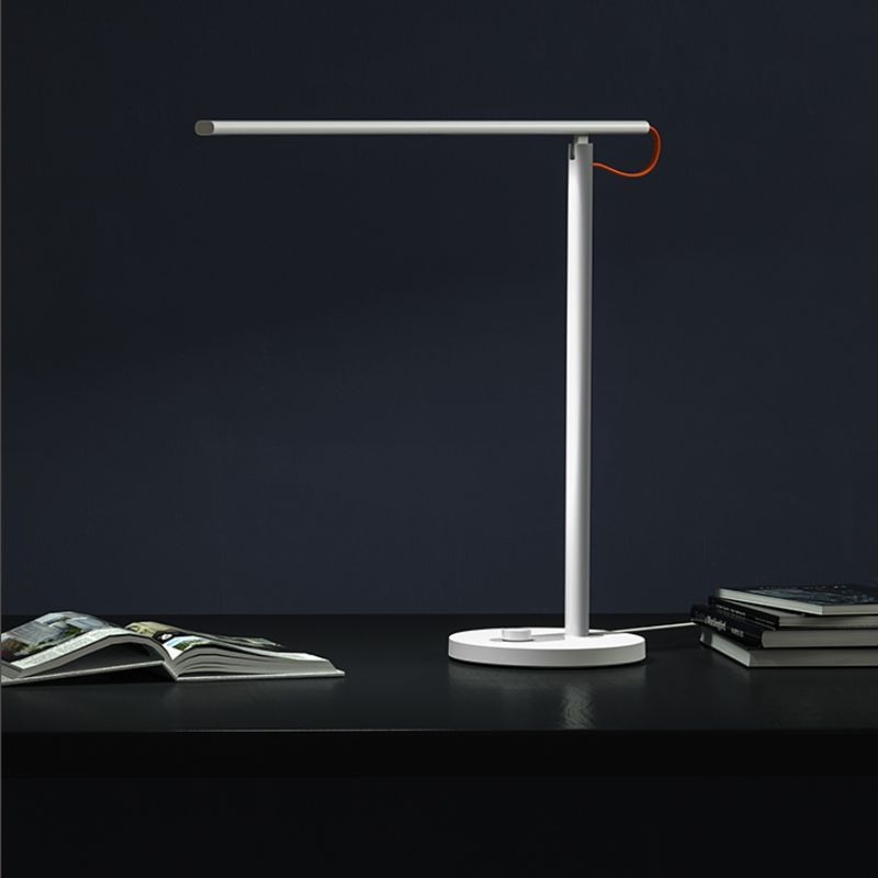 Thiết kế thân thiện và tính năng điều khiển thông minh của Mi LED 1S