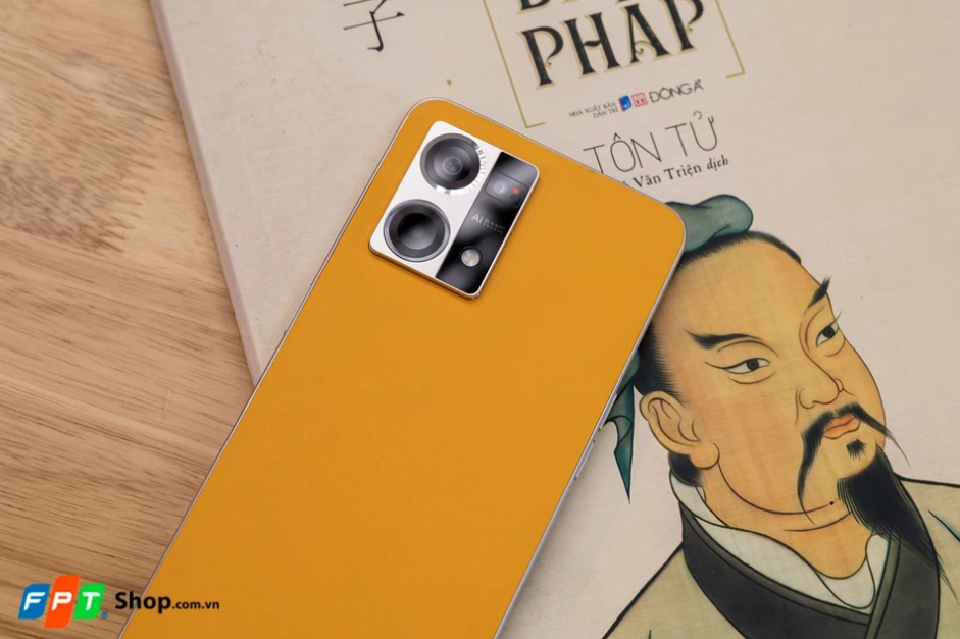 OPPO Reno7