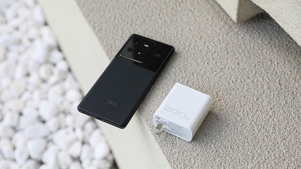 iQOO 10 Pro - Ảnh 02 iQOO 10 Pro - Ảnh 02