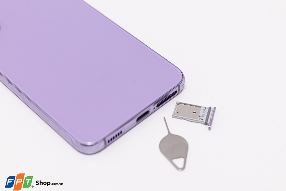 Trên tay Samsung Galaxy S22 Tím Bora: Thời thượng, cuốn hút, đẹp xuất sắc