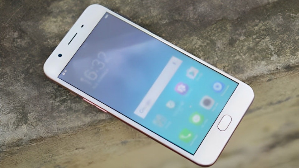 Lỗi màn hình iPhone bị mờ khiến người dùng khó chịu trong quá trình sử dụng