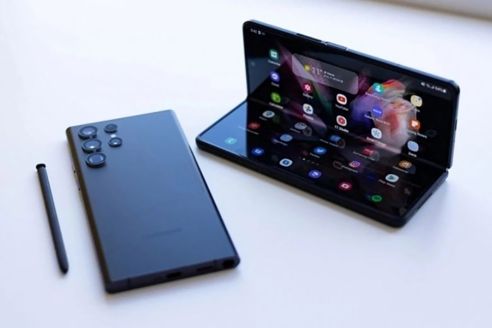 So sánh Galaxy Z Fold4 và Z Flip4 (ảnh 5) So sánh Galaxy Z Fold4 và Z Flip4 (ảnh 5)