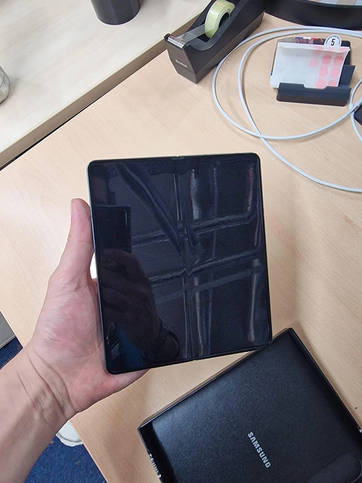 Galaxy Z Fold4 (ảnh 1)