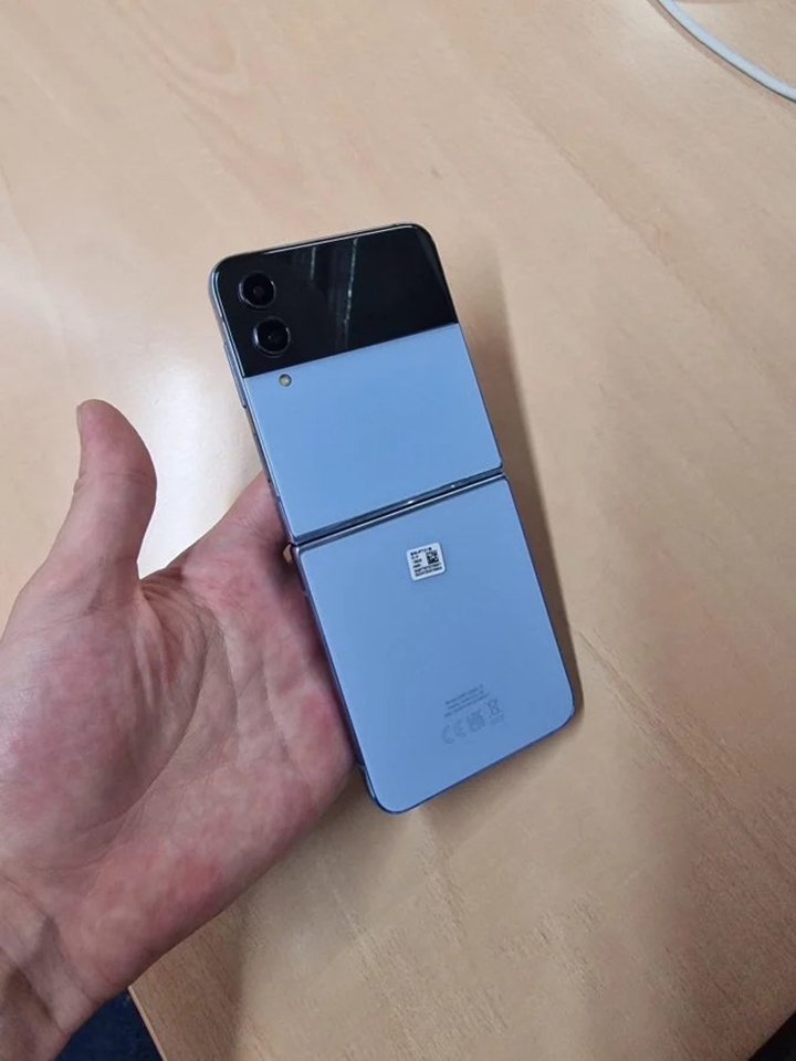 Galaxy Z Flip4 (ảnh 1)