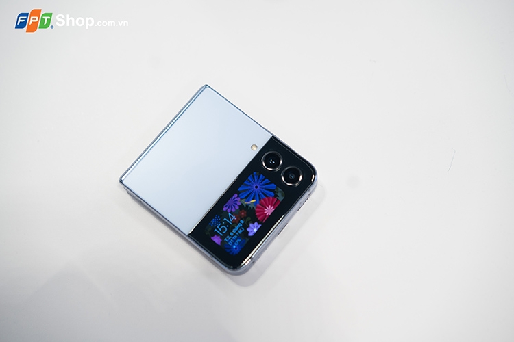 Trên tay Samsung Galaxy Z Flip4 8