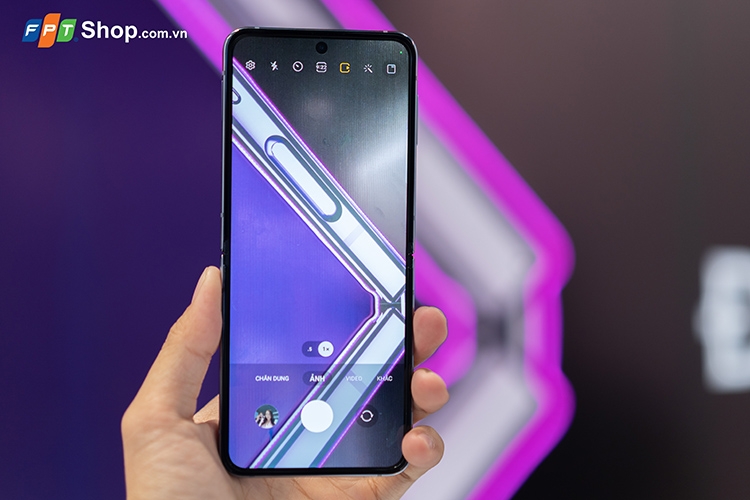 Trên tay Samsung Galaxy Z Flip4 29