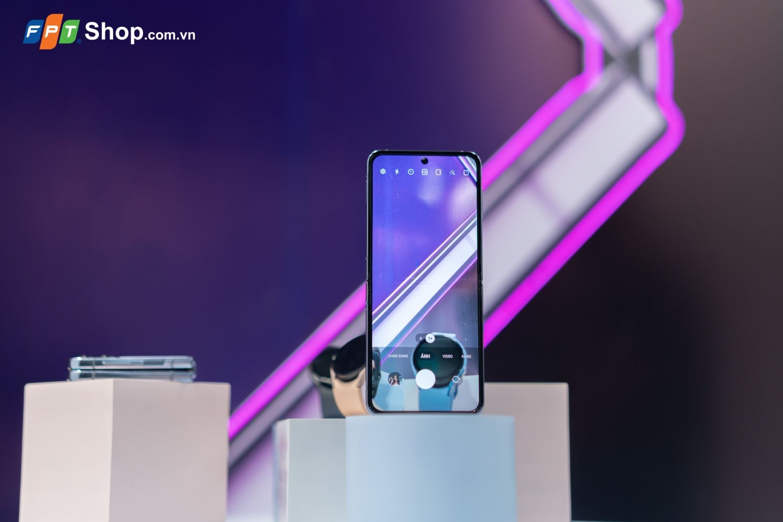 Trên tay Samsung Galaxy Z Flip4 26