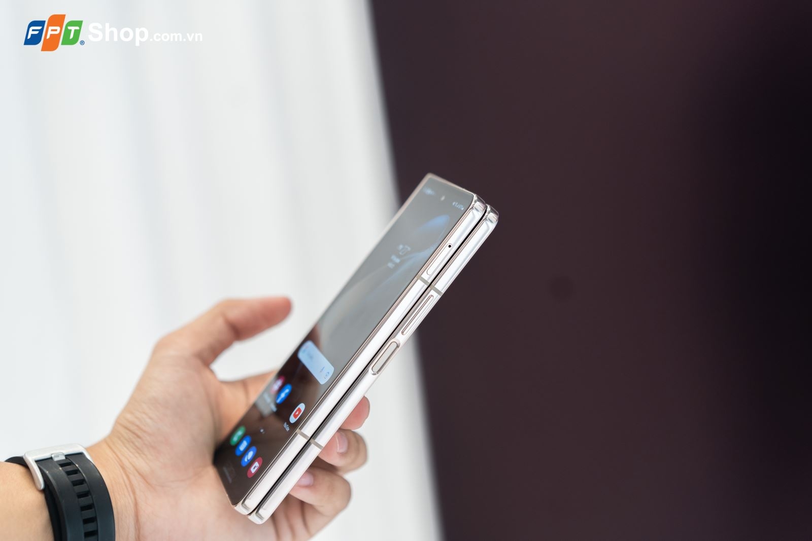 Trên tay Samsung Galaxy Z Fold4 tại Việt Nam