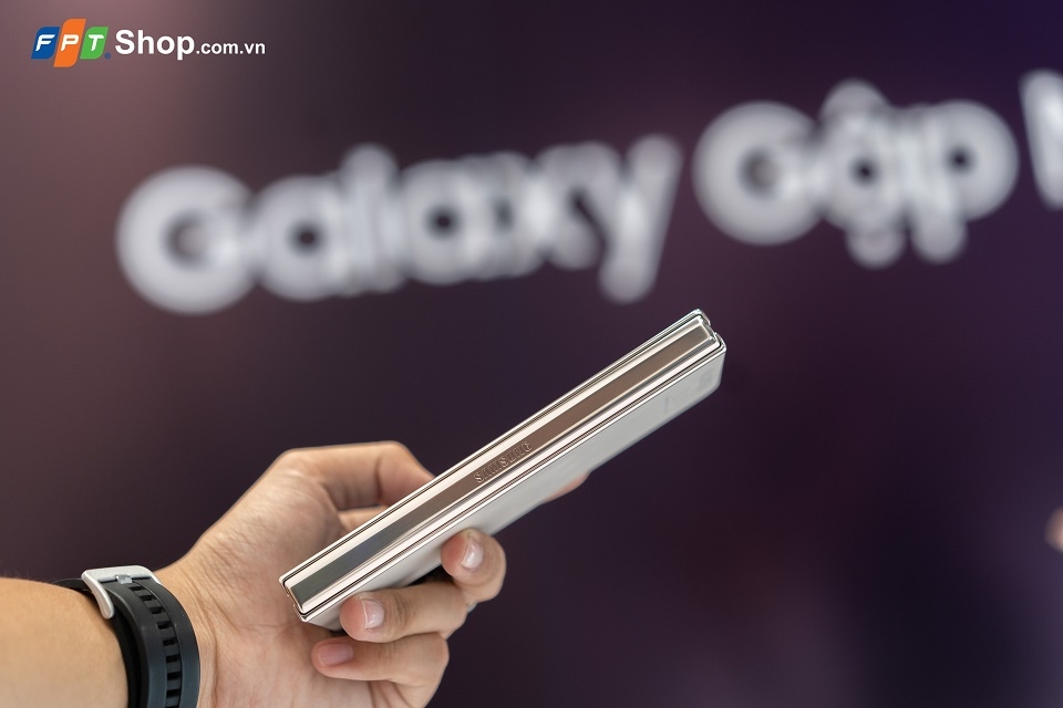 Trên tay Samsung Galaxy Z Fold4 tại Việt Nam