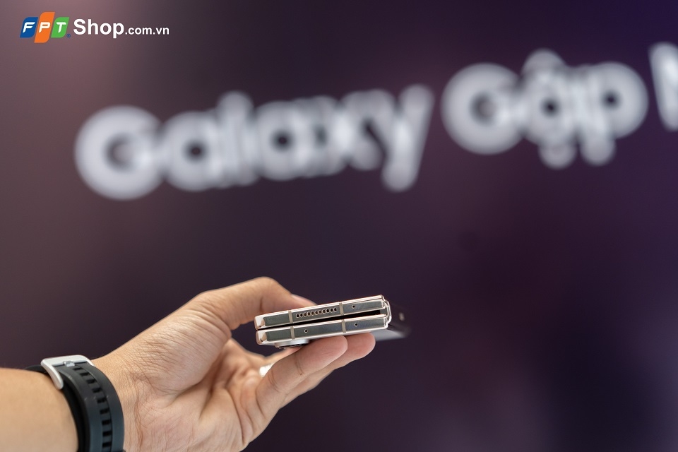 Trên tay Samsung Galaxy Z Fold4 tại Việt Nam